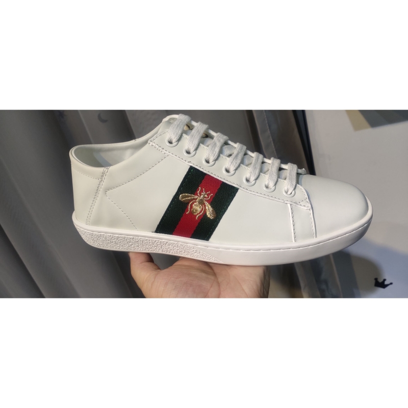 G*u*i casual shoes